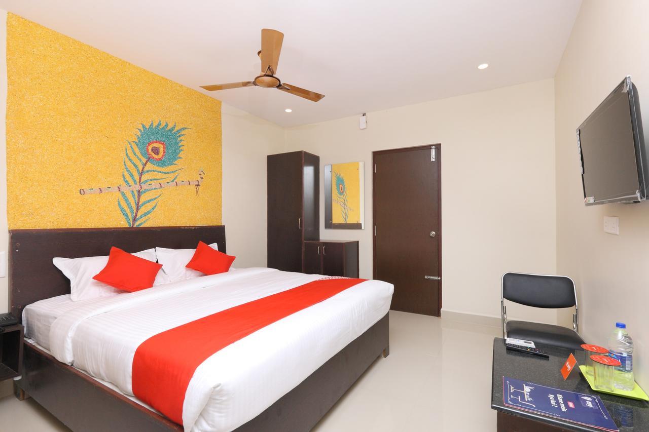 Oyo 14735 Nakshatra Grand Tirupati Exterior photo