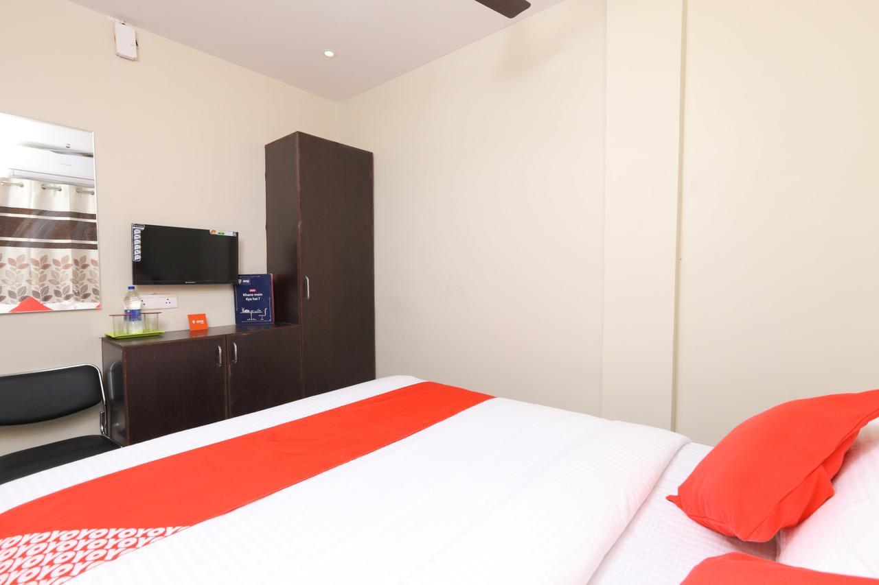 Oyo 14735 Nakshatra Grand Tirupati Exterior photo